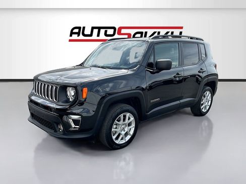 Used 2023 Jeep Renegade Latitude w/ Premium Group AWD/4WD image 3