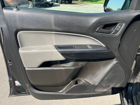 Used 2020 Chevrolet Colorado W/T RWD image 18