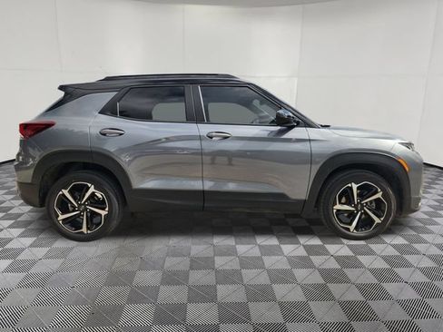 Used 2022 Chevrolet TrailBlazer RS w/ Technology Package FWD image 4