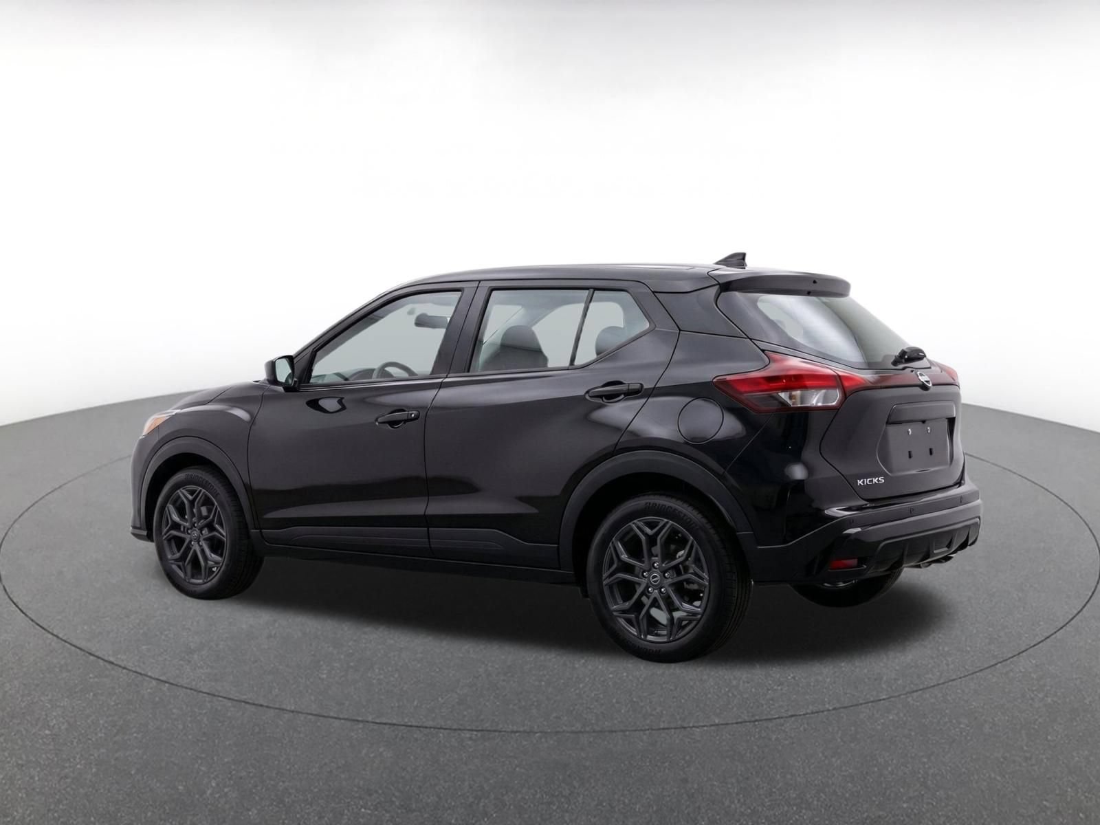 Used 2026 Nissan Kicks SR AWD/4WD image 6