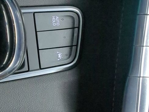Used 2022 Cadillac Escalade Luxury w/ LPO, Floor Liner Package AWD/4WD image 21