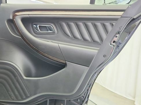 Used 2019 Ford Taurus Limited AWD/4WD image 29
