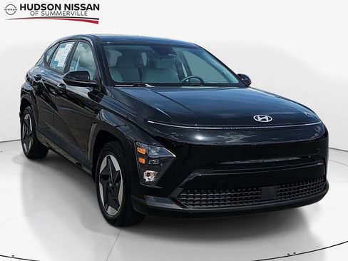 Used 2024 Hyundai Kona SE FWD image 1