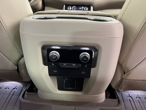 Used 2024 GMC Yukon Denali image 17