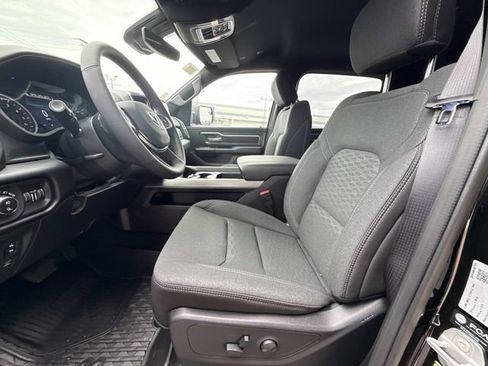 New 2026 RAM 1500 4x4 Crew Cab image 8