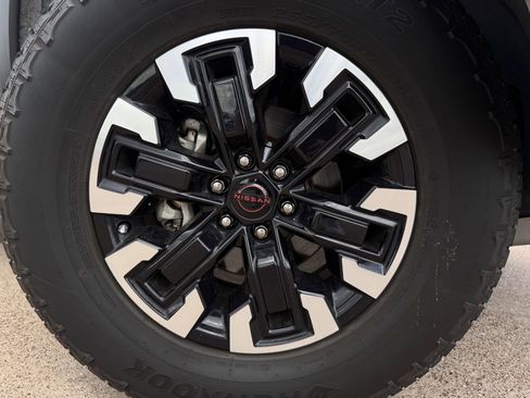 Used 2024 Nissan Frontier PRO-4X w/ Pro Convenience Package image 10