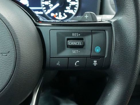 Used 2023 Nissan Rogue SV image 33