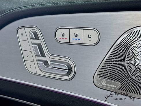 Used 2024 Mercedes-Benz GLS 580 4MATIC w/ Night Package image 26