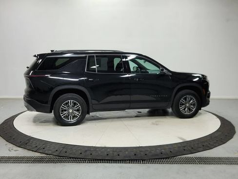 Used 2024 Chevrolet Traverse LT AWD/4WD image 9