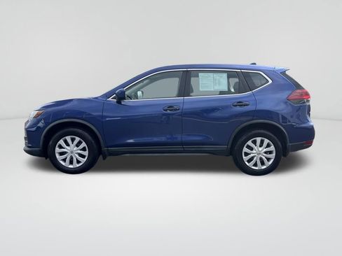Used 2018 Nissan Rogue S image 2