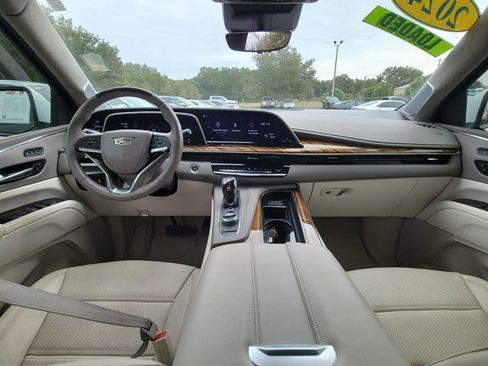 Used 2024 Cadillac Escalade ESV Sport Platinum image 2