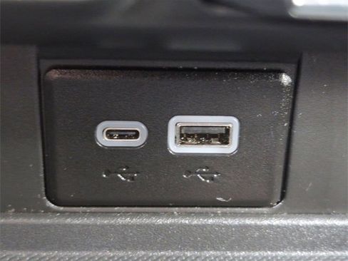 Certified 2024 Chevrolet Tahoe Z71 w/ Luxury Package image 35