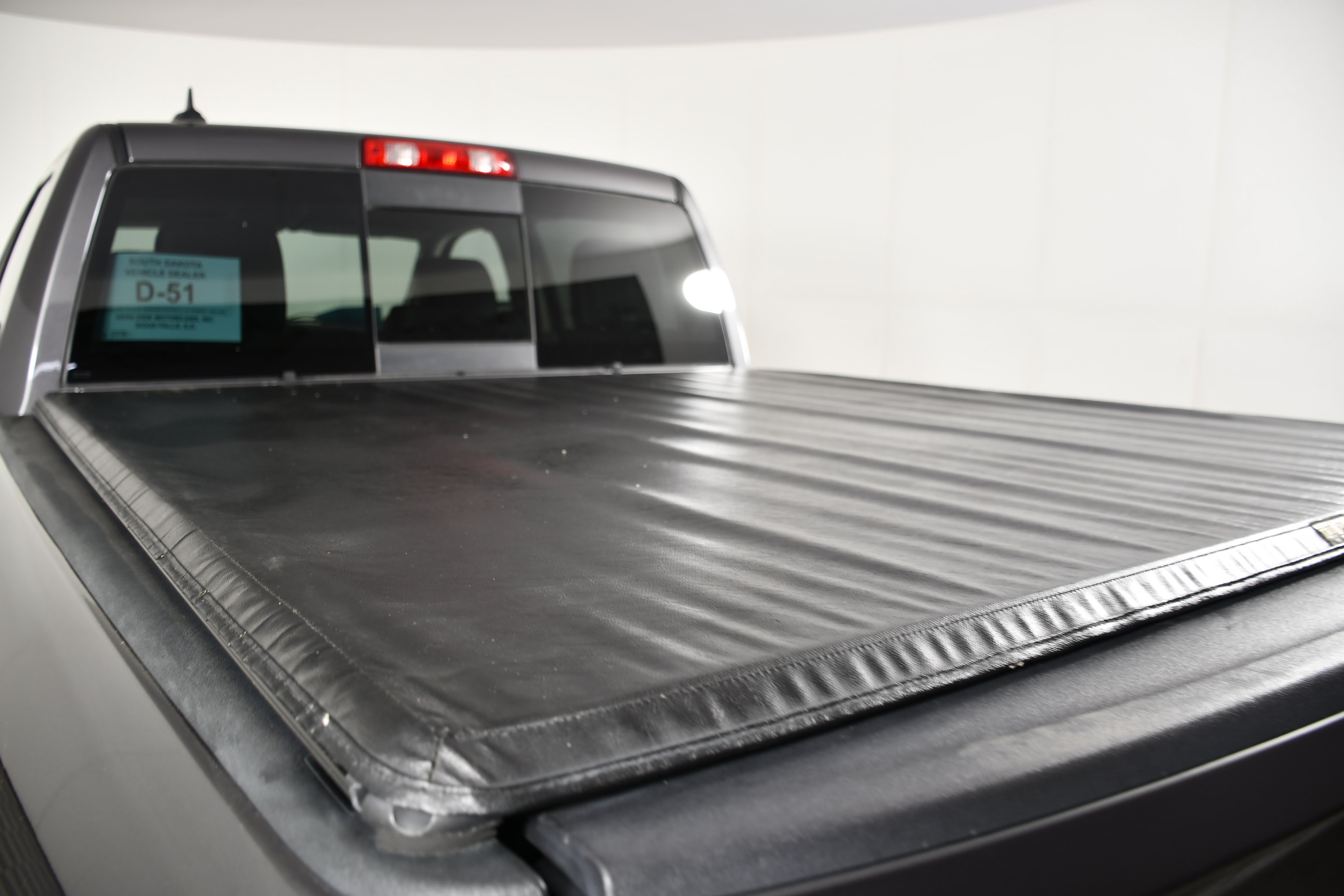 Used 2018 RAM 1500 Laramie AWD/4WD image 17