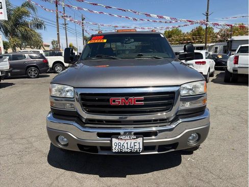 Used 2006 GMC Sierra 2500 SLE w/ Skid Plate Package AWD/4WD image 17