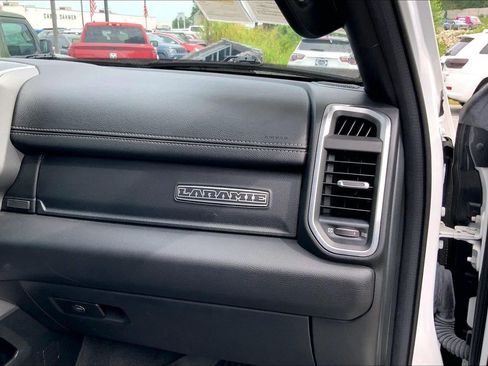 Used 2023 RAM 1500 Laramie AWD/4WD image 16