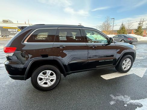 Used 2017 Jeep Grand Cherokee Laredo w/ Quick Order Package 23E image 11