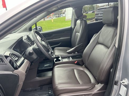 Used 2023 Honda Odyssey Touring image 13