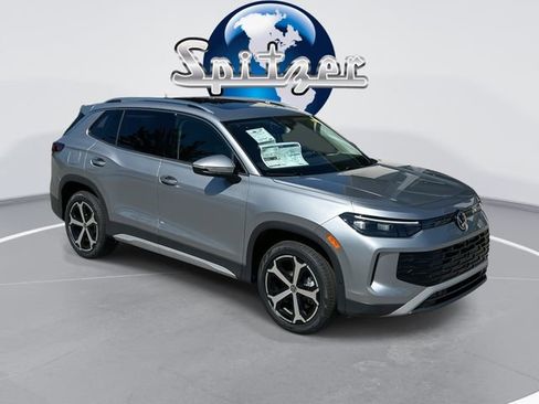 New 2026 Volkswagen Tiguan SE AWD/4WD image 1
