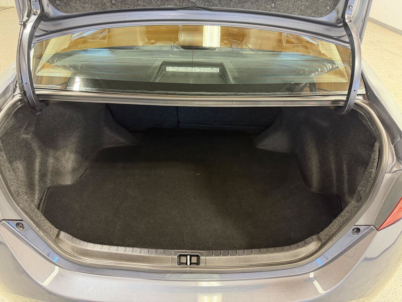 Used 2019 Toyota Corolla SE FWD image 8