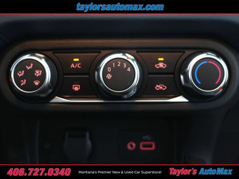 New 2025 Nissan Versa SV w/ Trunk Package image 14