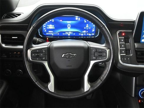 Used 2023 Chevrolet Suburban Z71 w/ Luxury Package image 28