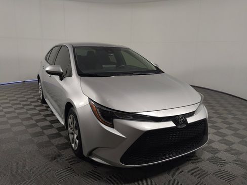 Used 2022 Toyota Corolla LE FWD image 13