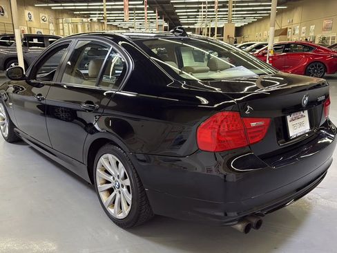 Used 2011 BMW 328i xDrive Sedan image 4