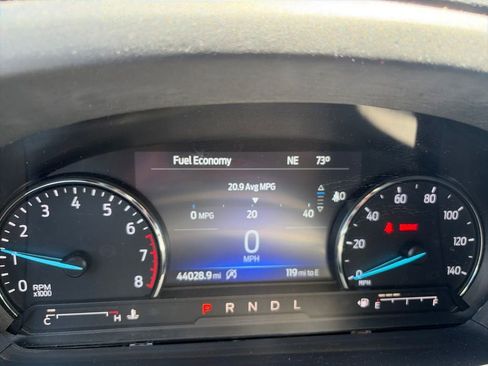 Used 2021 Ford Explorer XLT w/ Equipment Group 202A RWD image 8