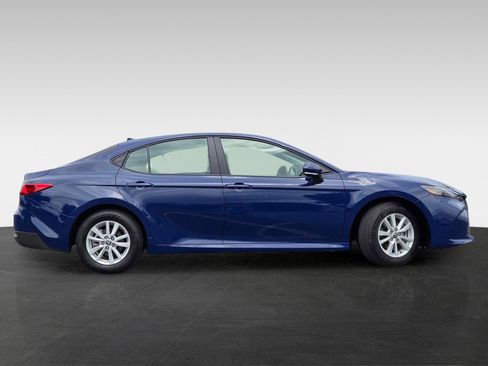 Used 2026 Toyota Camry LE FWD image 3