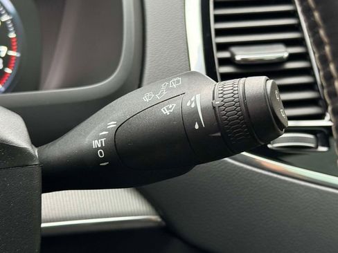 Used 2020 Volvo XC90 T6 R-Design image 30