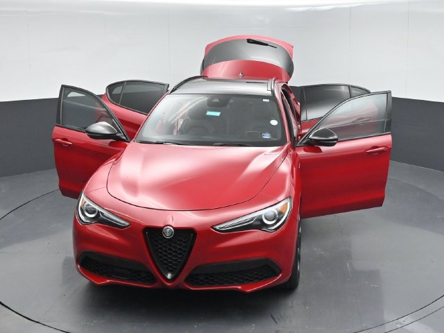 Used 2023 Alfa Romeo Stelvio Veloce AWD/4WD image 54