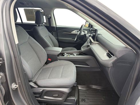 Used 2025 Ford Explorer Active AWD/4WD image 27