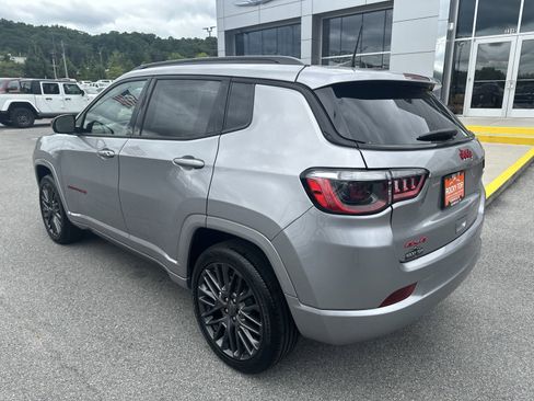 Used 2023 Jeep Compass Limited image 9