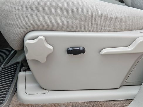 Used 2013 Chevrolet Silverado 1500 LT image 19