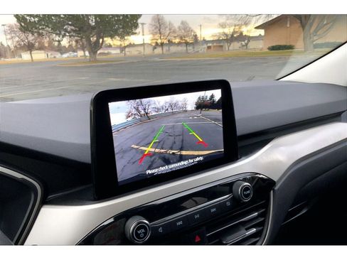 Used 2022 Ford Escape SE image 23