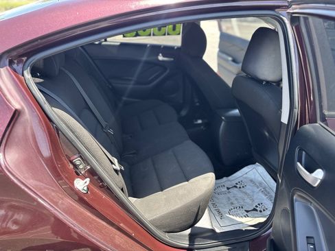 Used 2017 Kia Forte LX FWD image 14