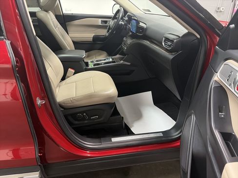 Used 2020 Ford Explorer Limited image 34