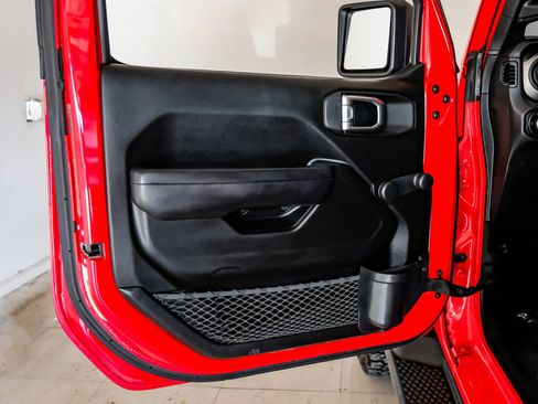 Used 2019 Jeep Wrangler Sport AWD/4WD image 31