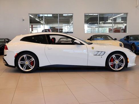 Certified 2018 Ferrari GTC4Lusso image 31