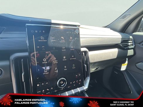 New 2026 GMC Acadia AT4 w/ Luxury Package AWD/4WD image 15