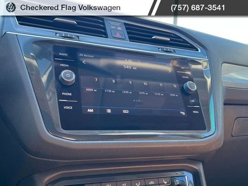 Used 2019 Volkswagen Tiguan SE w/ Panoramic Sunroof Package AWD/4WD image 28