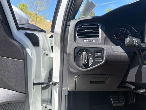 Used 2017 Volkswagen Golf Alltrack SE image 14