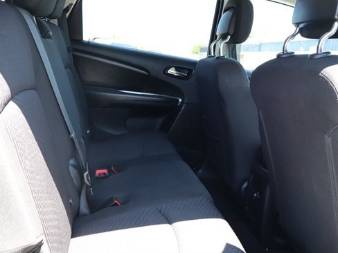Used 2018 Dodge Journey SE w/ Connectivity Group FWD image 15