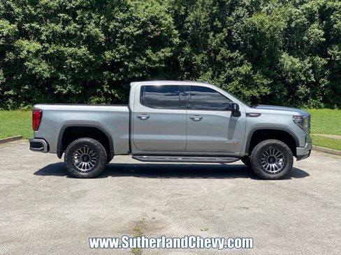 Used 2023 GMC Sierra 1500 AT4 w/ AT4 Premium Package AWD/4WD image 8