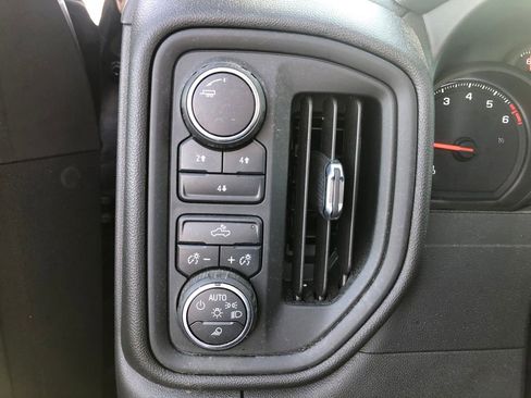 Used 2021 Chevrolet Silverado 2500 Custom w/ Custom Value Package image 20