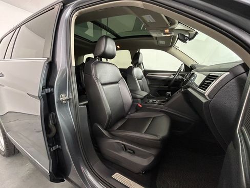 Used 2019 Volkswagen Atlas SEL AWD/4WD image 18