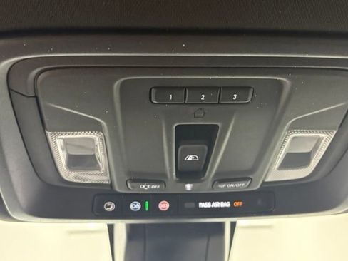 Used 2022 GMC Sierra 1500 AT4 w/ AT4 Premium Package AWD/4WD image 46