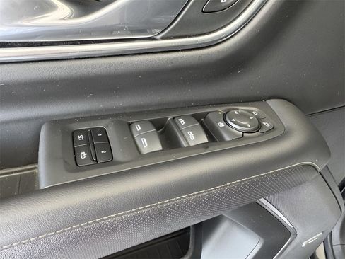 Used 2021 GMC Yukon SLT image 13