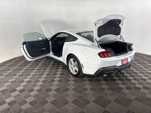 Used 2026 Ford Mustang Coupe RWD image 17