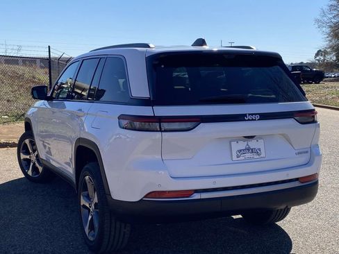 New 2026 Jeep Grand Cherokee Limited w/ Luxury Tech Group II RWD image 35